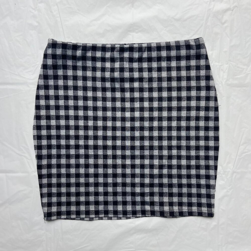 black and grey buffalo plaid bodycon mini skirt size small